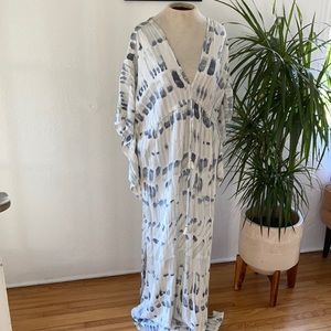 Love Stitch Cover Up - M / L